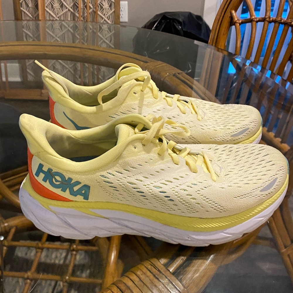 Hoka Clifton 8
